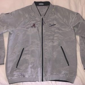 Men’s silver jacket